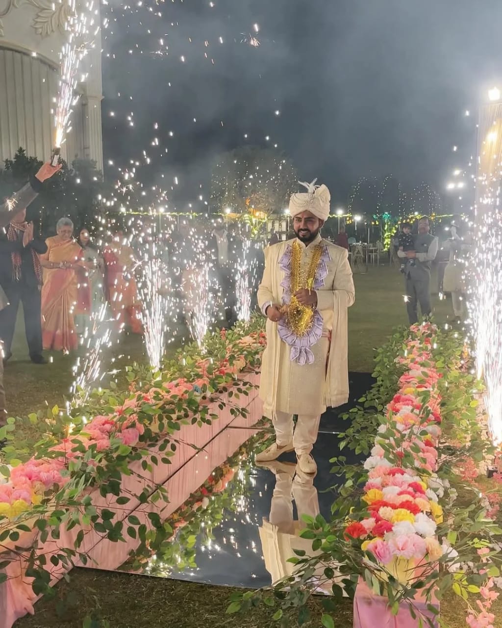 Royal Dulha Entry